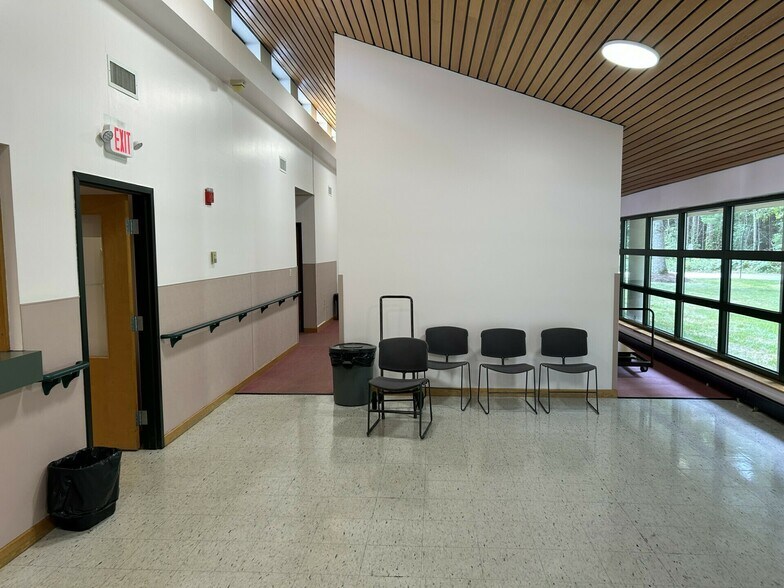 More Photos Of 5 Wally Krueger Way, Bridgewater Daycare Center For Lease