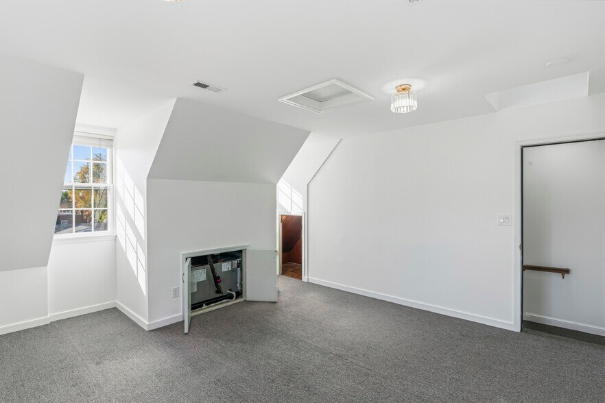 More Photos Of 801-809 Franklin St, Alexandria Loft Creative Space For Lease