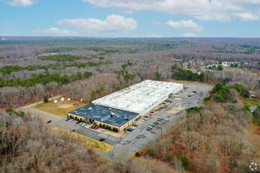 More Photos Of 1 Jake Brown Rd, Old Bridge Warehouse For Lease
