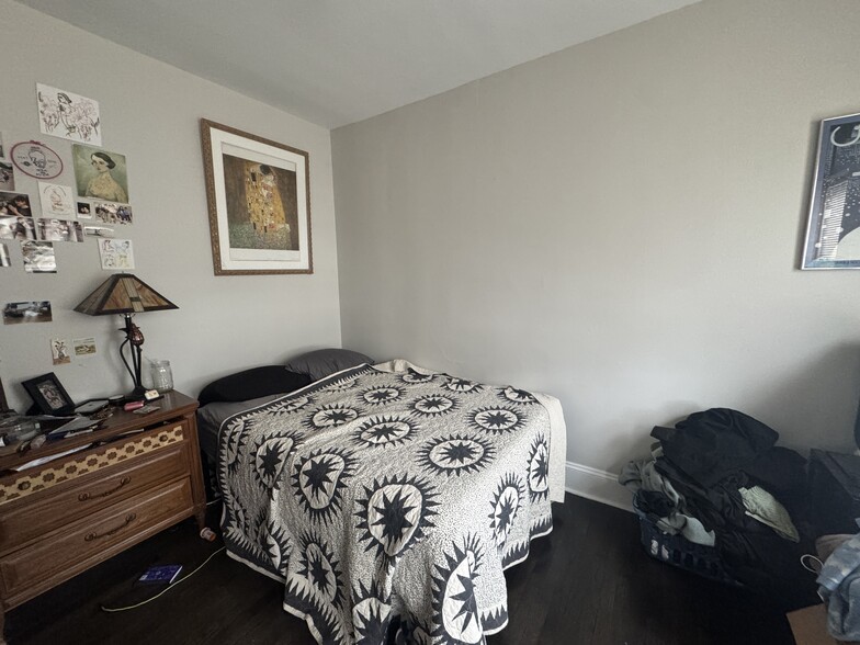 More Photos Of 1027 E Center St, Milwaukee Apartments For Sale