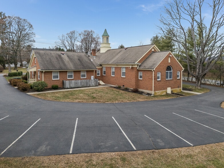 More Photos Of 16 Harrison St, Clinton Township Office Residential For Sale