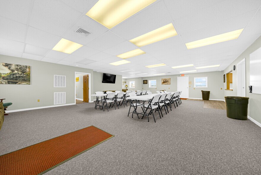 More Photos Of 60 Hickory Ave, Akron Hotel For Sale