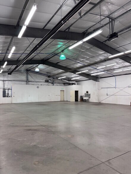 More Photos Of 2180 E Main St, Montrose Freestanding For Lease