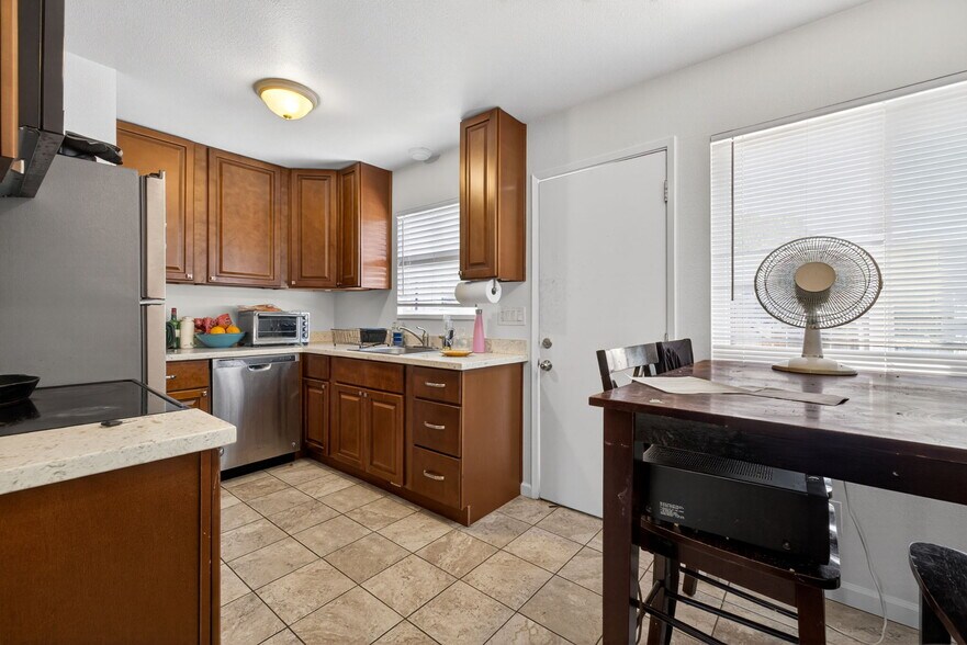 More Photos Of 600-606 Pacific Ave, Santa Rosa Apartments For Sale