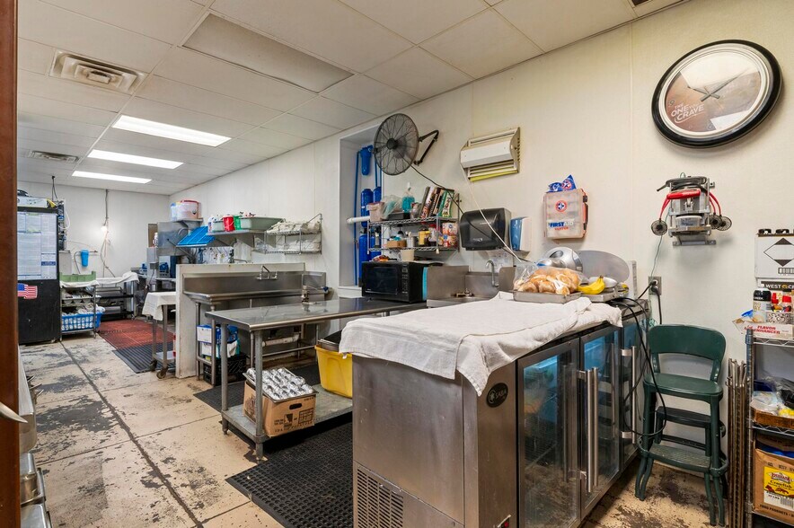 More Photos Of 412-414 Main St, Windom Restaurant For Sale