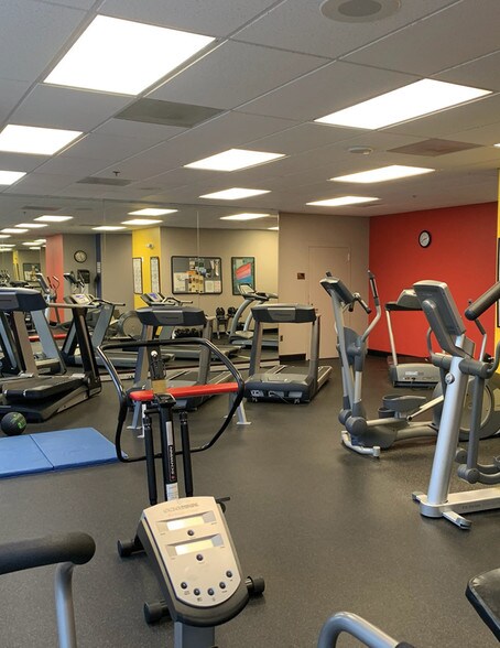 More Photos Of 11340 Blondo St, Omaha Loft Creative Space For Lease