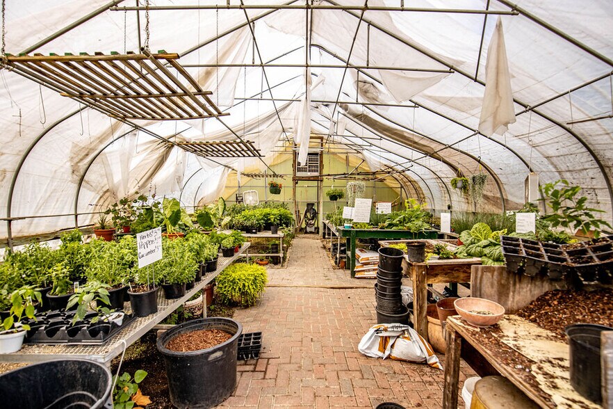 More Photos Of 5587 Harrison Ave, Cincinnati Garden Center For Sale