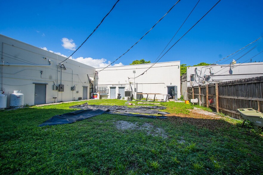More Photos Of 1788-1792 SW 8th St, Miami General Retail For Sale