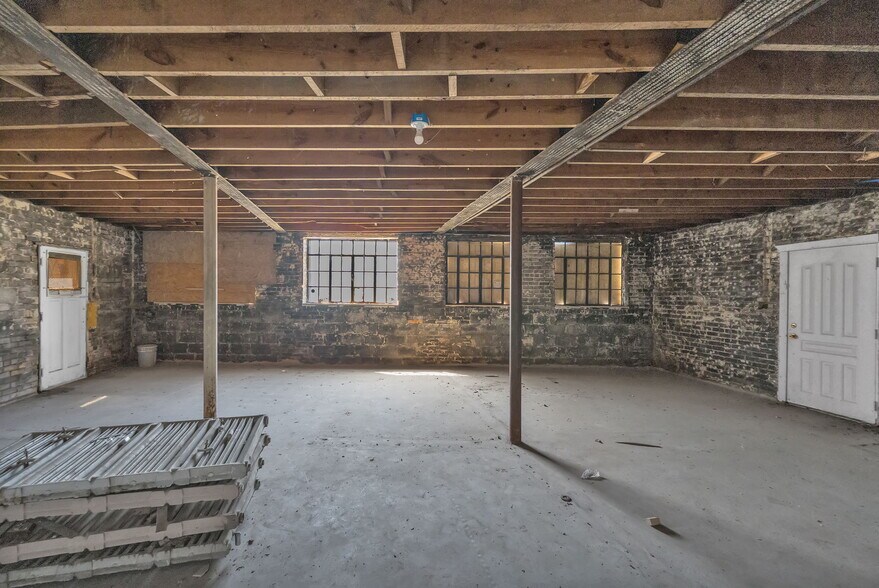 More Photos Of 15523 Mack Ave, Detroit Apartments For Sale