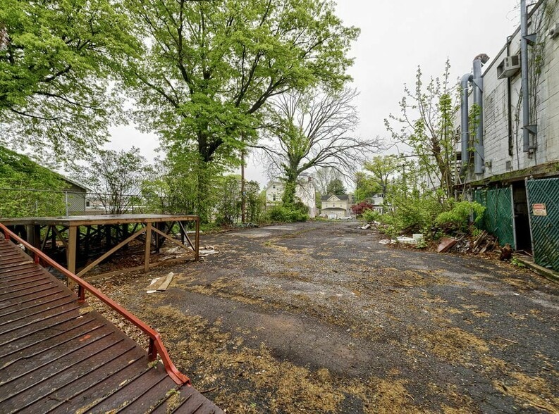 More Photos Of 300-306 W 1st Ave, Roselle Warehouse For Sale