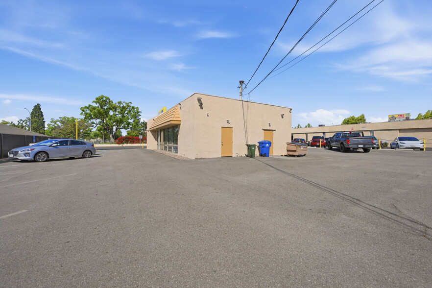 More Photos Of 746 N Mountain Ave, Ontario Freestanding For Lease