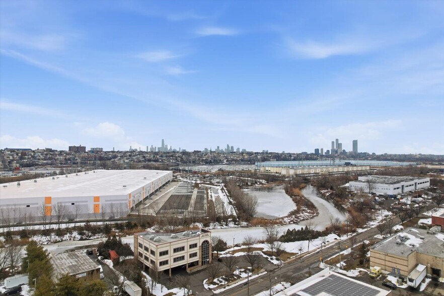 More Photos Of 300 Penhorn Ave, Secaucus Office For Lease