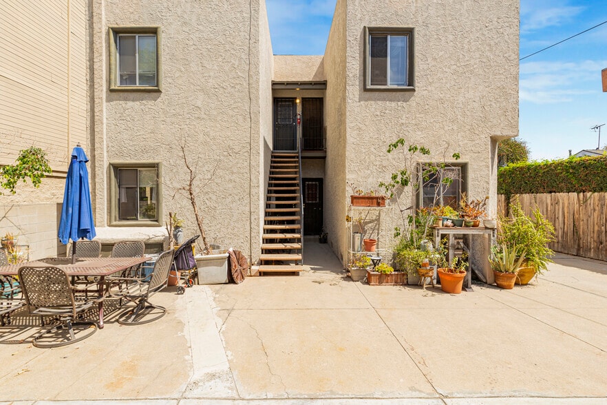 More Photos Of 3822 E 7th St, Long Beach Apartments For Sale