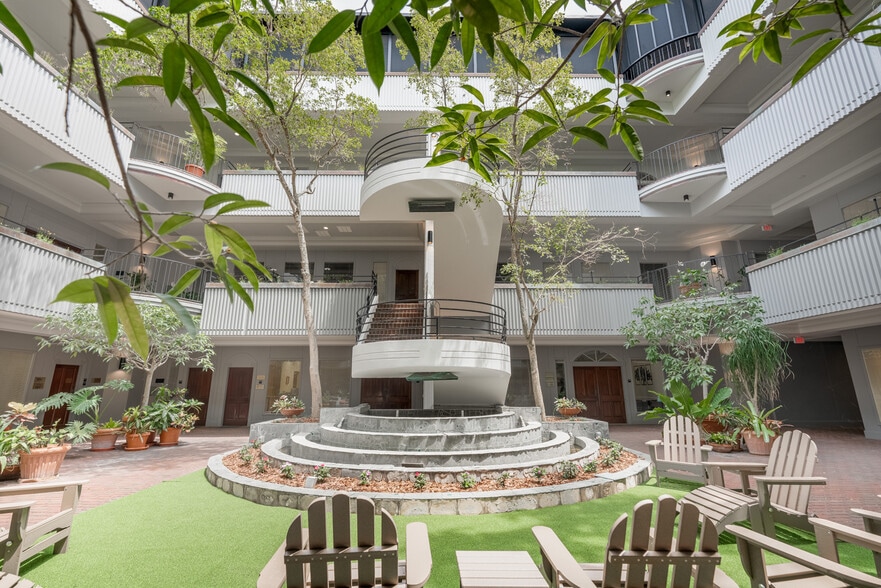 More Photos Of 1800 2nd St, Sarasota Office Residential For Lease