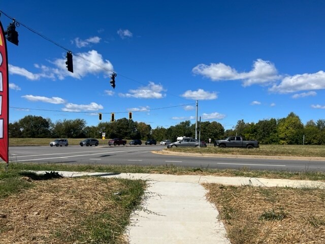 More Photos Of 6101 Fegenbush Ln, Louisville Convenience Store For Lease
