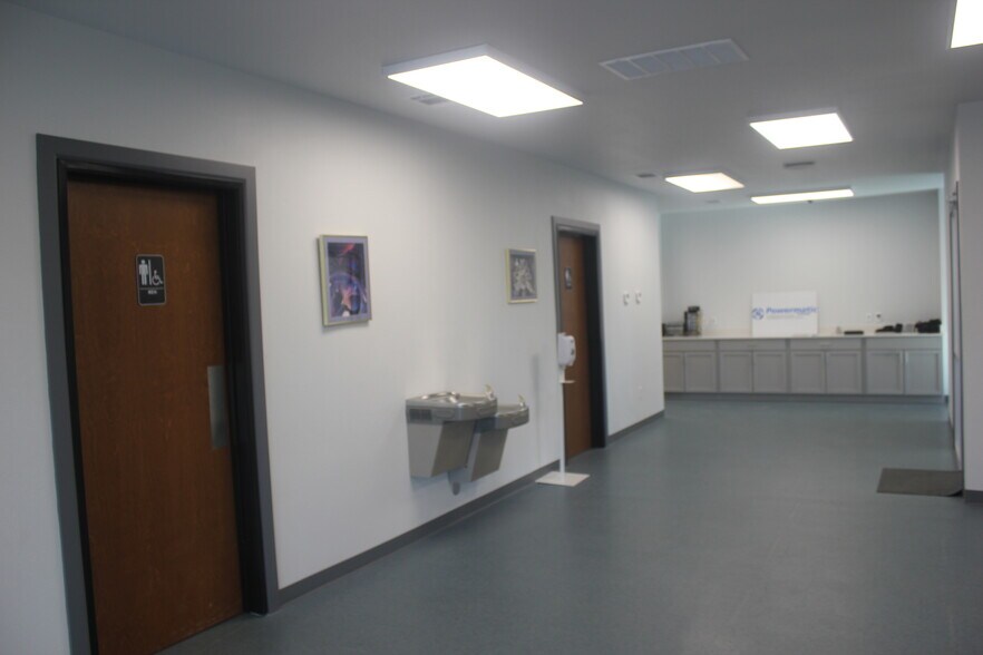 More Photos Of 4111 W State Highway 29, Georgetown Warehouse For Sale