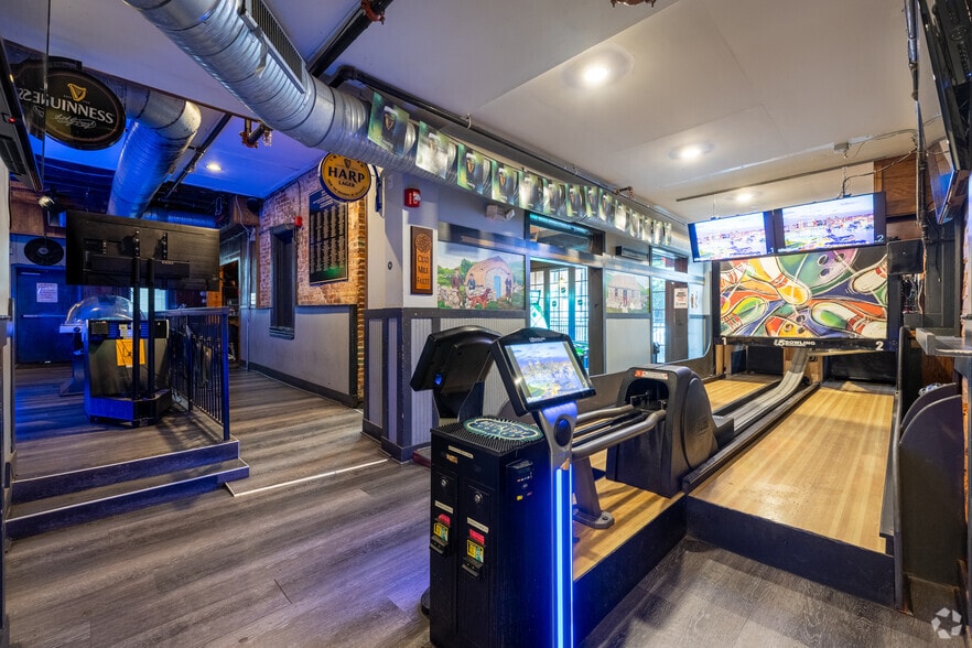 More Photos Of 1209 S Charles St, Baltimore Bar For Sale