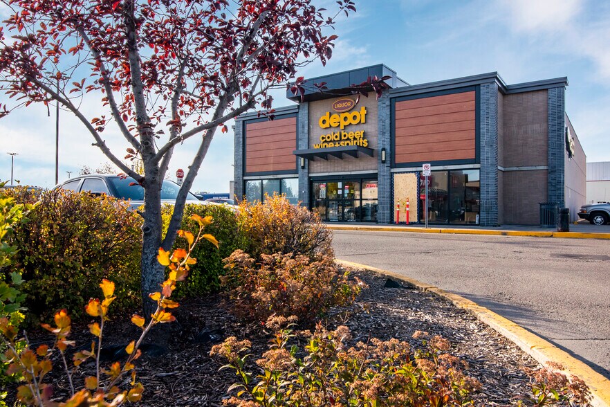 More Photos Of 15630 87th Ave NW, Edmonton Storefront For Lease