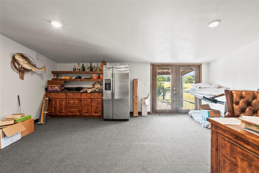 More Photos Of 600-608 FM 981, Blue Ridge Warehouse For Sale