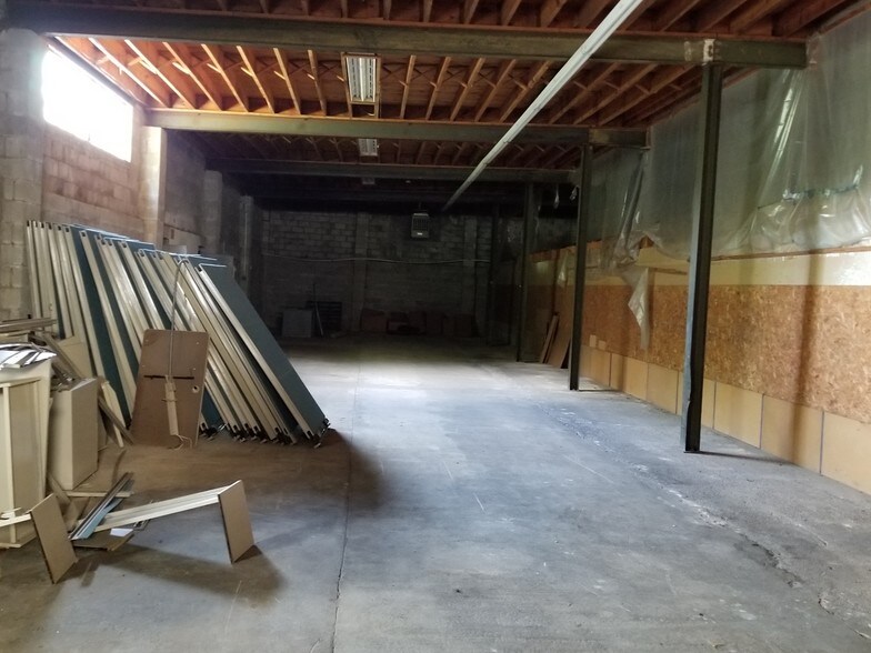 More Photos Of 802 E Nash St, Spring Hope Flex For Lease