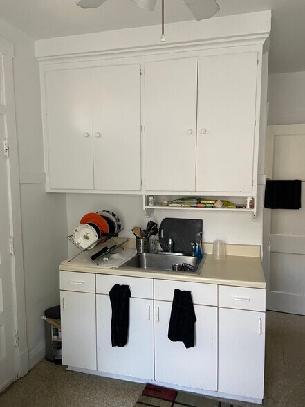 More Photos Of 4832 W Montrose Ave, Chicago Apartments For Sale