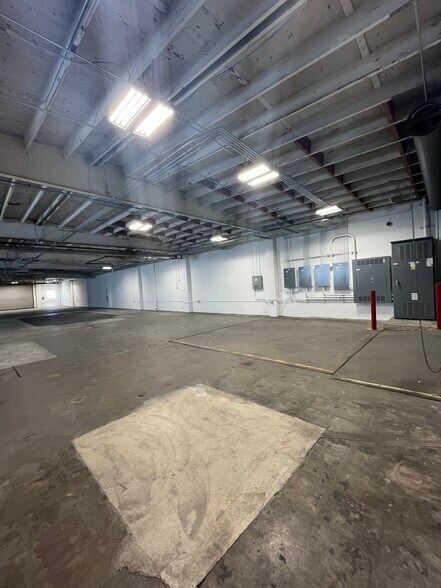 More Photos Of 11333 S La Cienega Blvd, Los Angeles Unknown For Lease