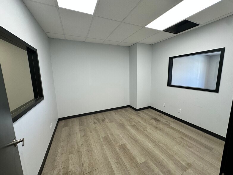More Photos Of 3420 12th St NE, Calgary Warehouse For Lease