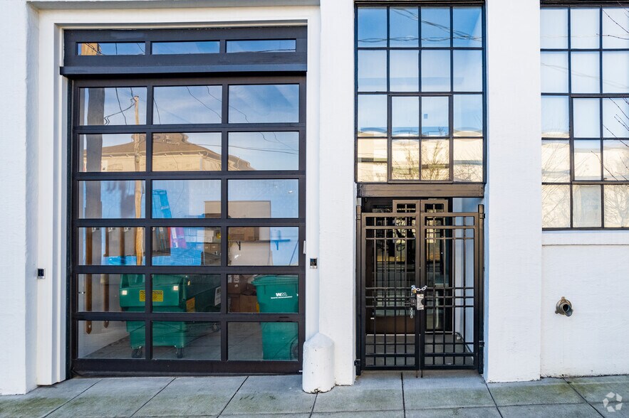 More Photos Of 1640 NW Irving St, Portland Loft Creative Space For Sale