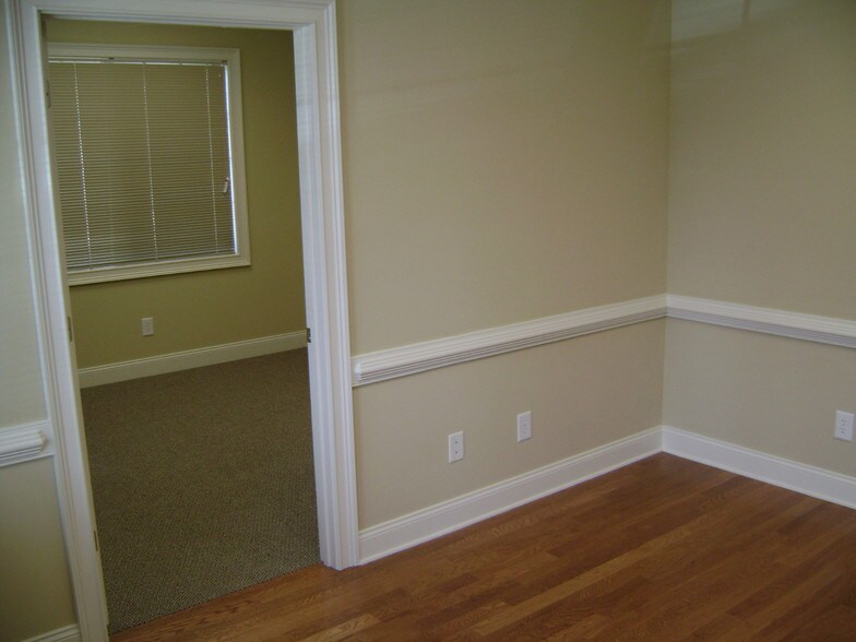 More Photos Of 3855 Shallowford Rd, Marietta Medical For Sale