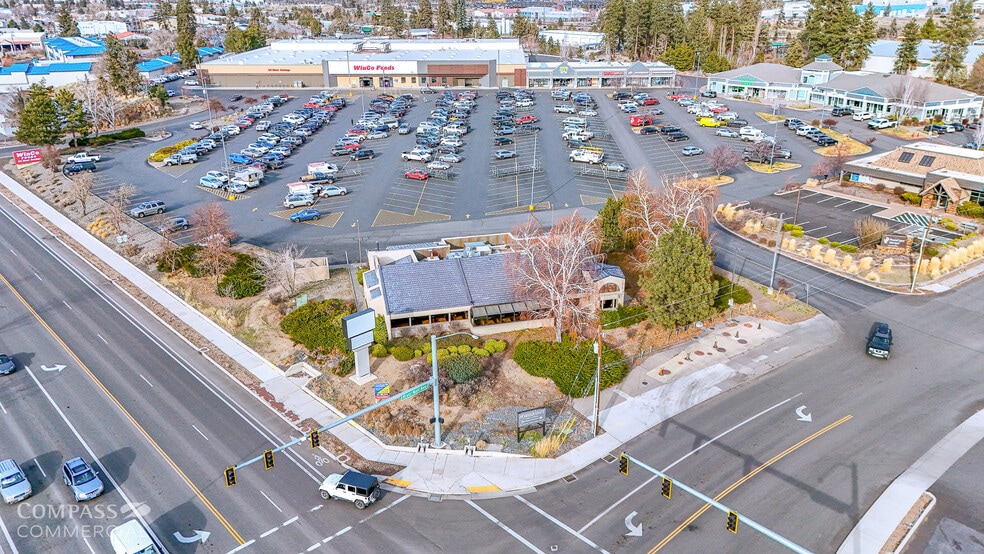 More Photos Of 30 NE Bend River Mall Dr, Bend Restaurant For Lease