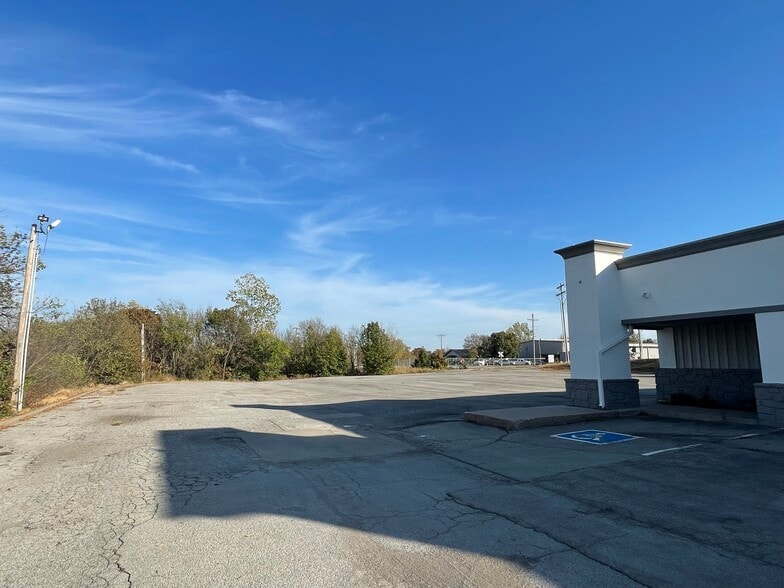 More Photos Of 1425 New Sapulpa Rd, Sapulpa Restaurant For Lease
