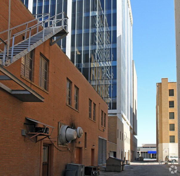 More Photos Of 201-203 W Wall St, Midland Office For Lease