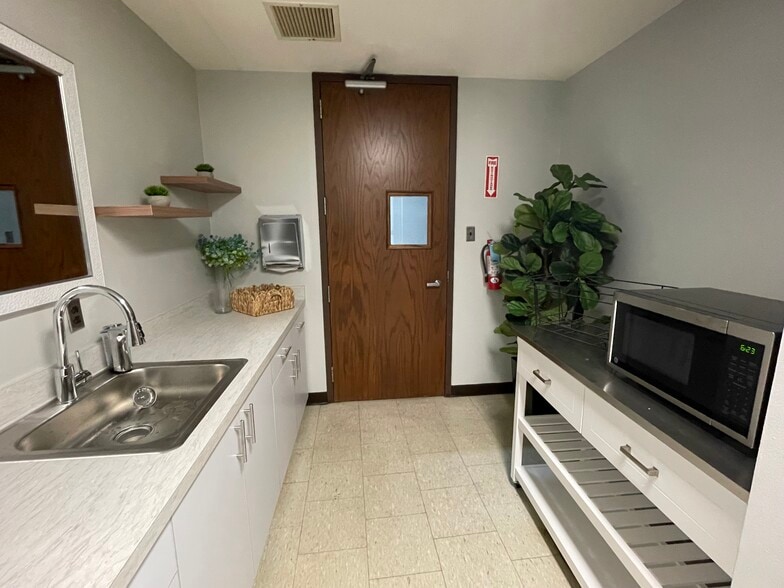 More Photos Of 1914 Association Dr, Reston Office For Lease