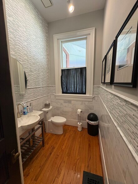 More Photos Of 143 4th Ave N, Franklin Loft Creative Space For Lease
