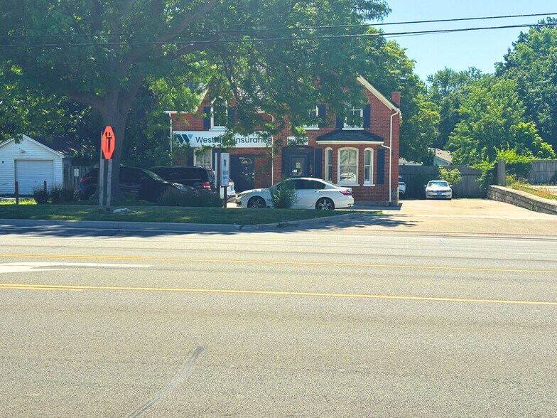 More Photos Of 444 Plains Rd E, Burlington Office For Sale