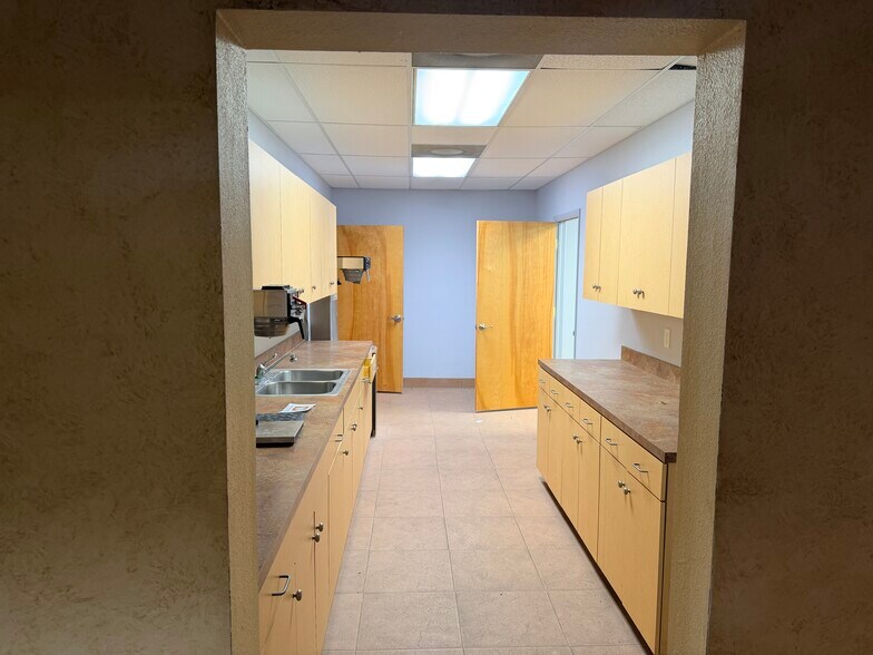 More Photos Of 7491 Ulmerton Rd, Largo Medical For Lease