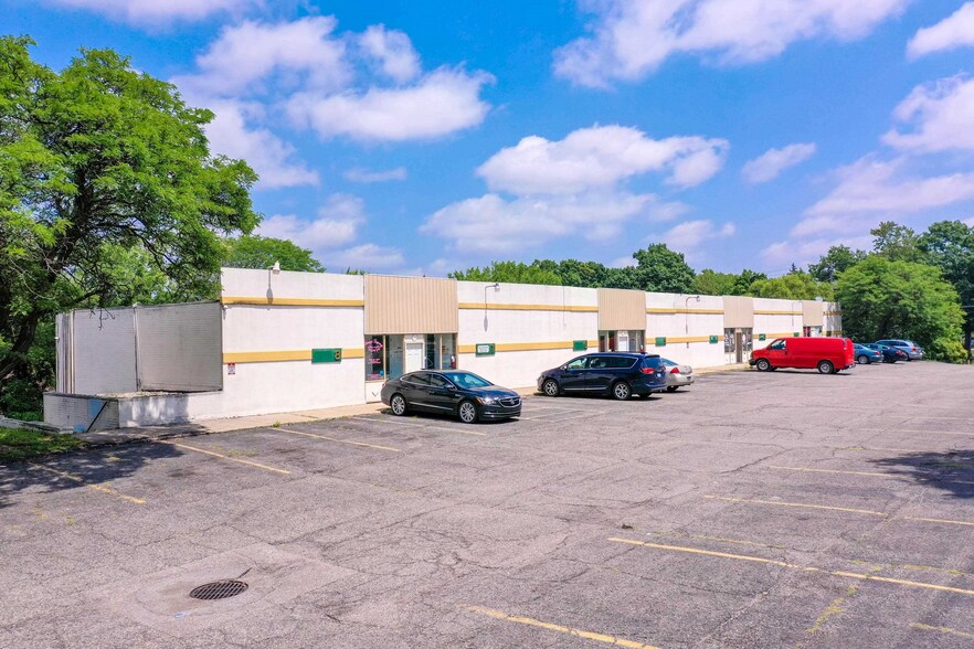 Primary Photo Of 2710 W Court St, Flint Office For Sale