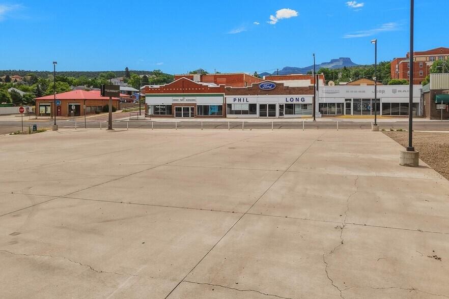 More Photos Of 422-426 E Main St, Trinidad Auto Dealership For Sale
