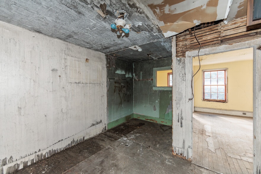 More Photos Of 4134-4136 Lorain Ave, Cleveland Storefront Retail Residential For Sale