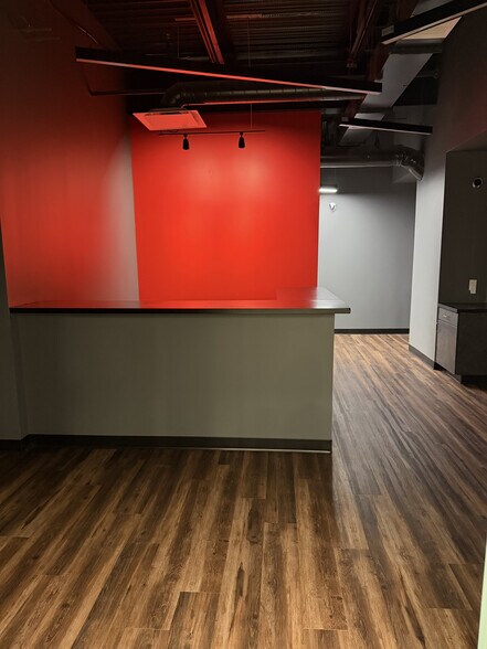 More Photos Of 18140 Burke St, Elkhorn Office For Lease