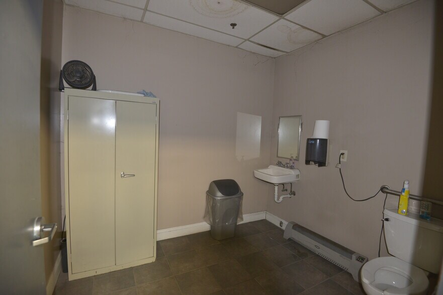 More Photos Of 97 Chimney Rock Rd, Bridgewater Unknown For Lease