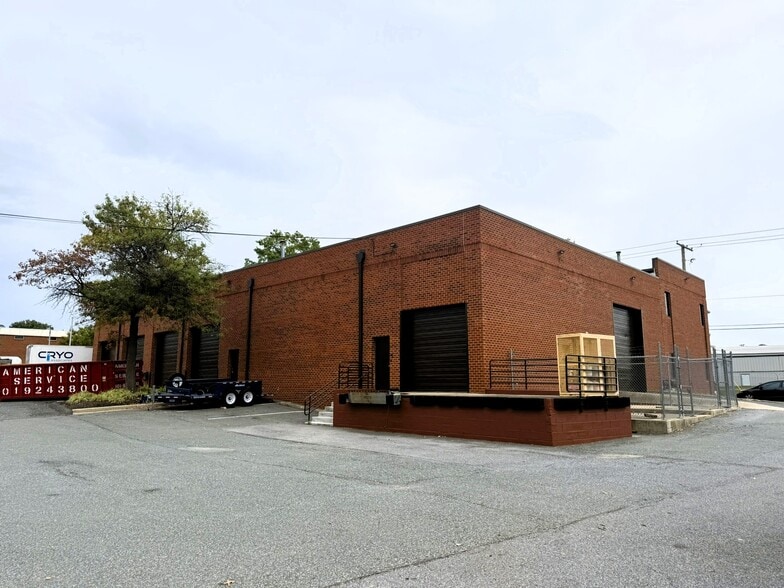 More Photos Of 7905 Airpark Rd, Gaithersburg Light Distribution For Lease