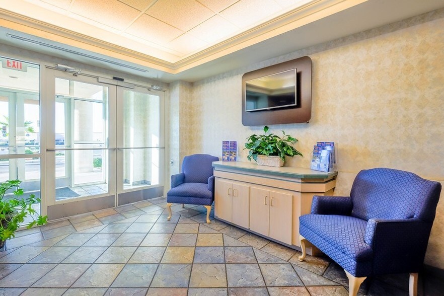 More Photos Of 2120 Summit Ct, Las Cruces Hotel For Sale