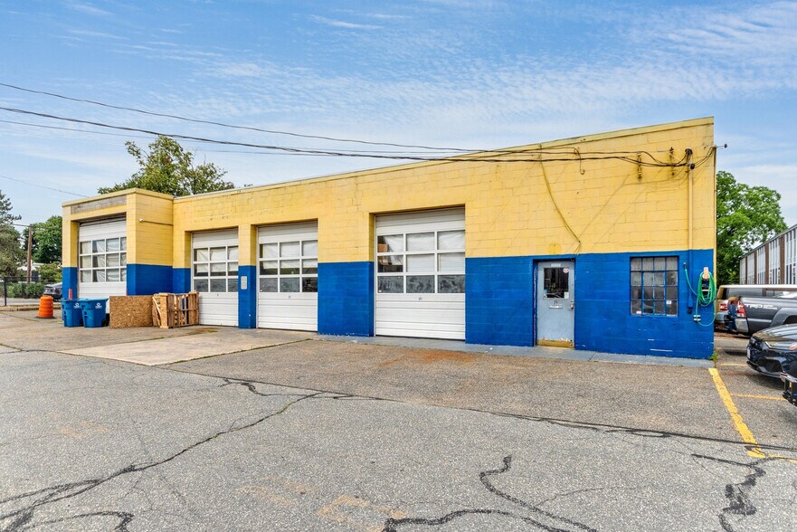 More Photos Of , Waltham Unknown For Sale