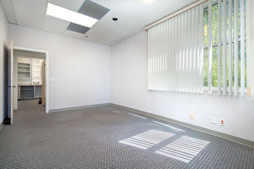 More Photos Of 350 Crown Point Cir, Grass Valley Office For Lease