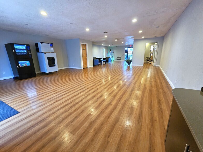 More Photos Of 1920 Bob Griffin Rd, Cameron Hotel For Sale