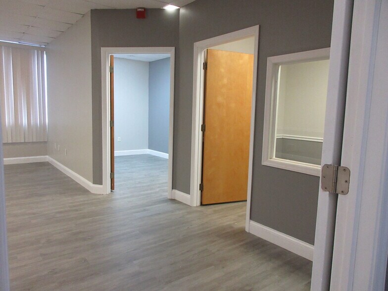 More Photos Of 540 NW University, Port Saint Lucie Office Residential For Sale