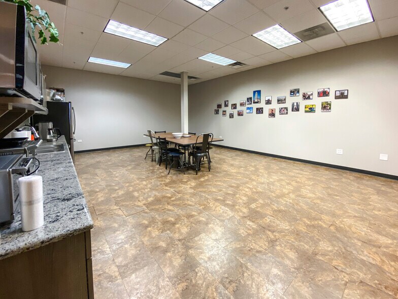 More Photos Of 8022 Southpark Cir, Littleton Flex For Sale