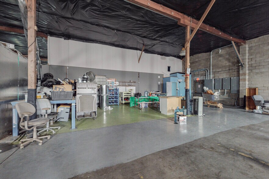 More Photos Of 1823 Commercial St NE, Albuquerque Warehouse For Sale