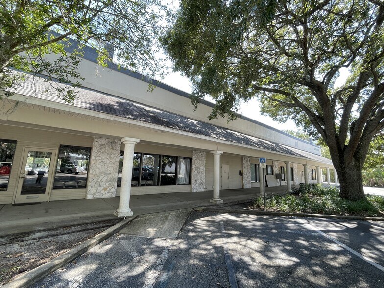 More Photos Of 500 NW 60th St, Gainesville Storefront Retail Office For Lease